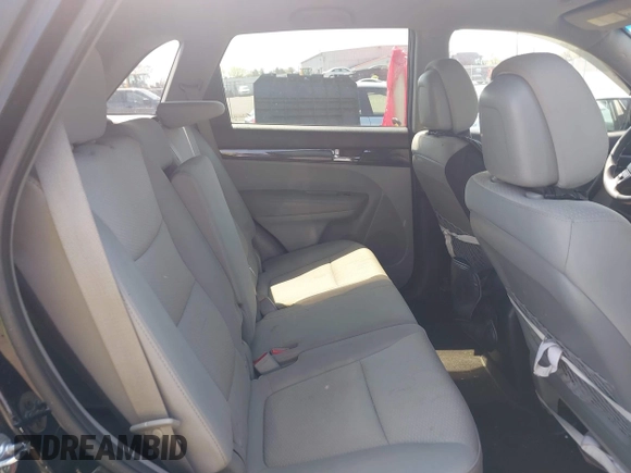 2013 Kia Sorento LX with VIN 5XYKTDA67DG375524, listed as a IAAI auction lot 41824511 with 175,604 mi miles. Bid and sale history available at carsss.com. Image 8.