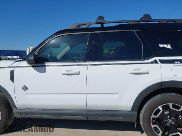2023 Ford Bronco Sport Outer Banks z VIN 3FMCR9C69PRE08543, wystawiony jako IAAI lot #42086724 z przebiegiem 20 003 mil mil oraz . Historia ofert i sprzedaży dostępna na DreamBid. Obrazek 14.