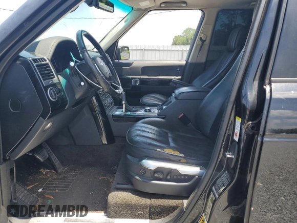 2007 Land Rover Range Rover SC z VIN SALMF13477A260980, wystawiony jako Copart lot #61795715 z przebiegiem Nie podano mil oraz Czysty tytuł • Clean title. Historia ofert i sprzedaży dostępna na DreamBid. Obrazek 7.