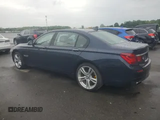 2015 BMW 7 Series 750Li z VIN WBAYE8C51FD781314, wystawiony jako Copart lot #56537395 z przebiegiem 69 682 mil mil oraz Szkoda całkowita • Salvage title. Historia ofert i sprzedaży dostępna na DreamBid. Obrazek 2.