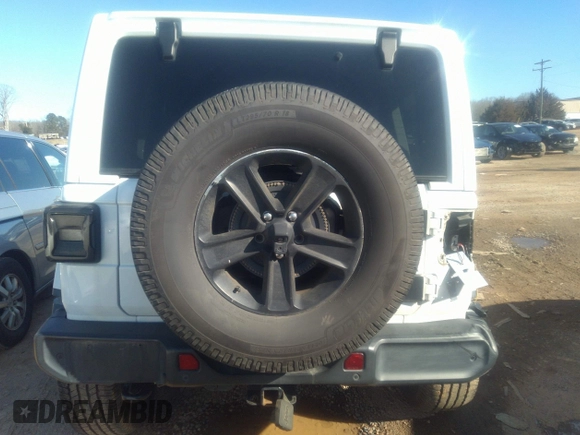 2018 Jeep Wrangler Unlimited Sahara z VIN 1C4HJXEG0JW207873, wystawiony jako IAAI lot #41213655 z przebiegiem 61 043 mil mil oraz . Historia ofert i sprzedaży dostępna na DreamBid. Obrazek 16.