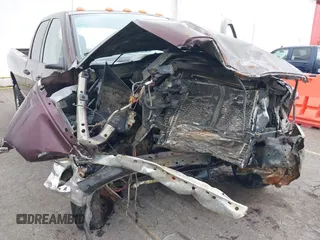2004 Dodge 3500 ST z VIN 3D7LU38C64G114903, wystawiony jako IAAI lot #40218911 z przebiegiem Nie podano mil oraz . Historia ofert i sprzedaży dostępna na DreamBid. Obrazek 6.