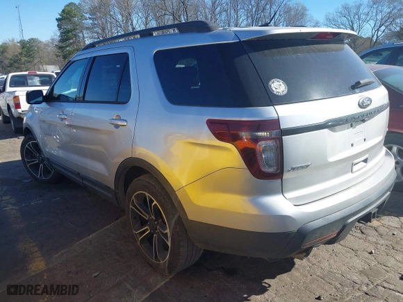 2015 Ford Explorer Sport with VIN 1FM5K8GT5FGB21603, listed as a IAAI auction lot 41816695 with 138,172 mi miles. Bid and sale history available at carsss.com. Image 3.