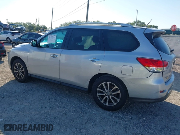 2016 Nissan Pathfinder SV with VIN 5N1AR2MN7GC603270, listed as a IAAI auction lot 41882025 with 134,990 mi miles. Bid and sale history available at carsss.com. Image 3.