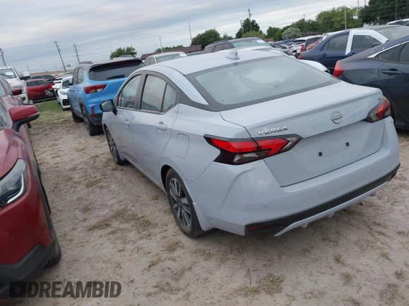 2024 Nissan Versa SV z VIN 3N1CN8EV1RL852359, wystawiony jako IAAI lot #41964102 z przebiegiem 17 837 mil mil oraz . Historia ofert i sprzedaży dostępna na DreamBid. Obrazek 3.
