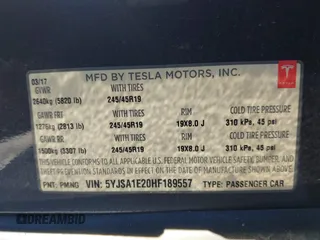2017 Tesla Model S 100D z VIN 5YJSA1E20HF189557, wystawiony jako IAAI lot #41546084 z przebiegiem 253 218 mil mil oraz . Historia ofert i sprzedaży dostępna na DreamBid. Obrazek 9.