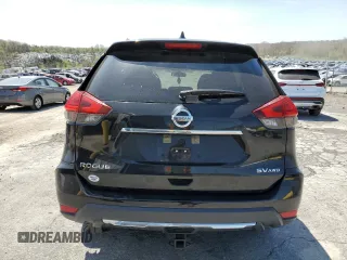 2017 Nissan Rogue SV z VIN KNMAT2MV5HP543165, wystawiony jako Copart lot #53532745 z przebiegiem 136 616 mil mil oraz Szkoda całkowita • Salvage title. Historia ofert i sprzedaży dostępna na DreamBid. Obrazek 6.
