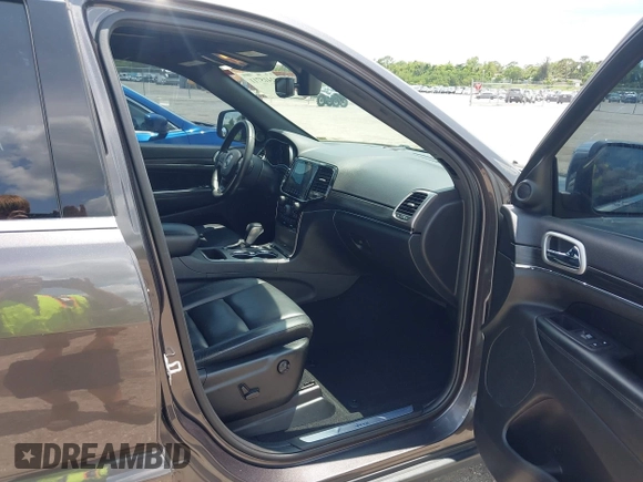 2019 Jeep Grand Cherokee Limited with VIN 1C4RJEBG8KC732583, listed as a IAAI auction lot 42415711 with 69,886 mi miles and . Bid and sale history available at DreamBid. Image 5.