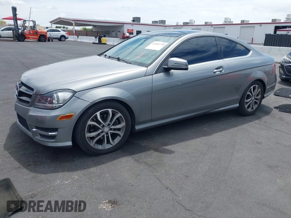 2012 Mercedes-Benz C 250 с VIN WDDGJ4HB1CF751432, выставлен на аукционе IAAI как лот 42202778 с пробегом 102 327 миль миль и . История ставок и продаж доступна на DreamBid. Изображение 2.