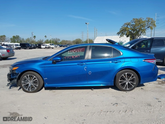 2020 Toyota Camry SE with VIN 4T1G11AK5LU308758, listed as a IAAI auction lot 41694840 with 118,235 mi miles. Bid and sale history available at carsss.com. Image 15.