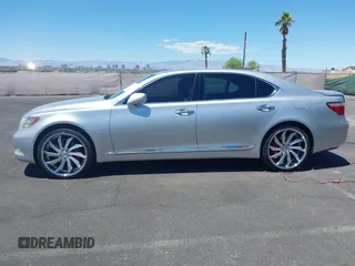 2007 Lexus LS 460 L z VIN JTHGL46F075011052, wystawiony jako IAAI lot #42284236 z przebiegiem 173 850 mil mil oraz . Historia ofert i sprzedaży dostępna na DreamBid. Obrazek 14.