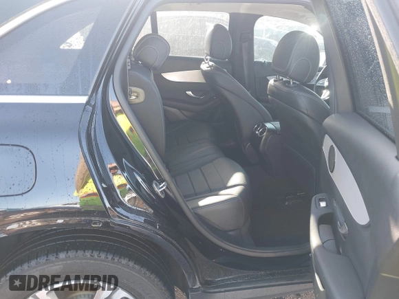 2022 Mercedes-Benz GLC 300 with VIN W1N0G8DB7NV394945, listed as a IAAI auction lot 42060999 with 17,332 mi miles and . Bid and sale history available at DreamBid. Image 8.