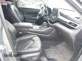 2023 Toyota Highlander L z VIN 5TDKDRAH4PS040014, wystawiony jako IAAI lot #42206183 z przebiegiem 43 219 mil mil oraz . Historia ofert i sprzedaży dostępna na DreamBid. Obrazek 5.
