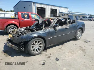 2006 Chrysler 300 C z VIN 2C3KA63H56H226232, wystawiony jako Copart lot #54421825 z przebiegiem Nie podano mil oraz Szkoda całkowita • Salvage title. Historia ofert i sprzedaży dostępna na DreamBid. Obrazek 1.