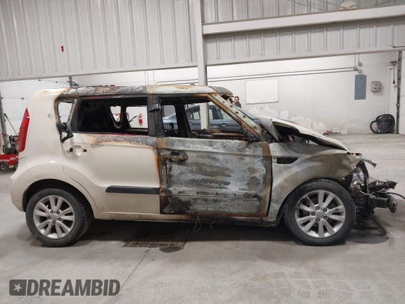 2013 Kia Soul with VIN KNDJT2A51D7525020, listed as a IAAI auction lot 41599276 with 1 mi miles. Bid and sale history available at carsss.com. Image 13.