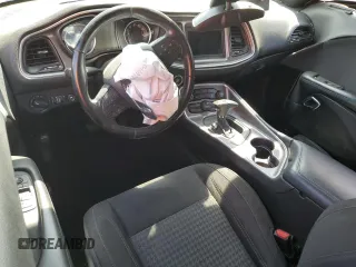 2019 Dodge Challenger SXT z VIN 2C3CDZAG0KH732004, wystawiony jako Copart lot #50786305 z przebiegiem Nie podano mil oraz Nie do naprawy • Non repairable. Historia ofert i sprzedaży dostępna na DreamBid. Obrazek 8.
