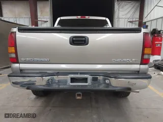 2000 Chevrolet Silverado 1500 LT with VIN 1GCEK19T4YE162277, listed as a IAAI auction lot 41777032 with 235,337 mi miles. Bid and sale history available at carsss.com. Image 16.