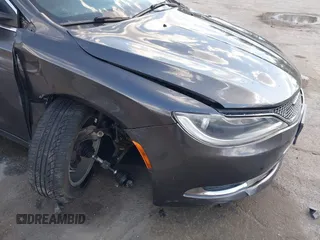 2015 Chrysler 200 Limited z VIN 1C3CCCAB3FN608357, wystawiony jako IAAI lot #42054234 z przebiegiem 151 694 mil mil oraz . Historia ofert i sprzedaży dostępna na DreamBid. Obrazek 21.
