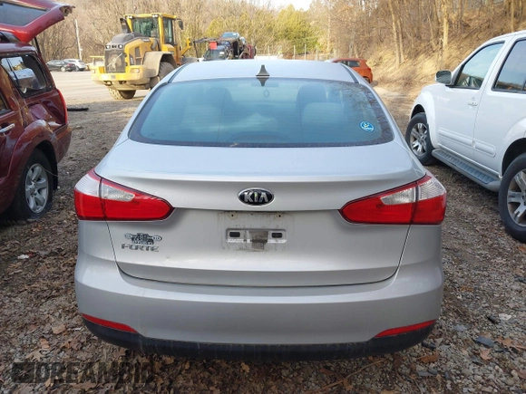 2015 Kia Forte LX with VIN KNAFX4A62F5386526, listed as a IAAI auction lot 41800783 with 124,553 mi miles. Bid and sale history available at carsss.com. Image 17.