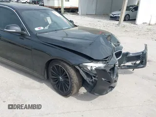 2013 BMW 3 Series 328i xDrive с VIN WBA3B5C53DF591002, выставлен на аукционе IAAI как лот 38877599 с пробегом 136 098 миль миль и . История ставок и продаж доступна на DreamBid. Изображение 12.