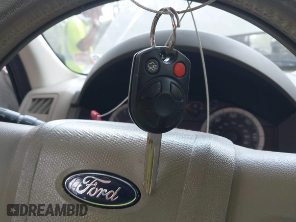 2008 Ford Escape XLT с VIN 1FMCU03118KB61510, выставлен на аукционе IAAI как лот 42626112 с пробегом 185 662 миль миль и . История ставок и продаж доступна на DreamBid. Изображение 11.