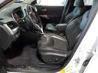 2018 Jeep Cherokee Latitude Plus z VIN 1C4PJMLX0JD614021, wystawiony jako Copart lot #63595625 z przebiegiem 39 488 mil mil oraz Szkoda całkowita • Salvage title. Historia ofert i sprzedaży dostępna na DreamBid. Obrazek 7.