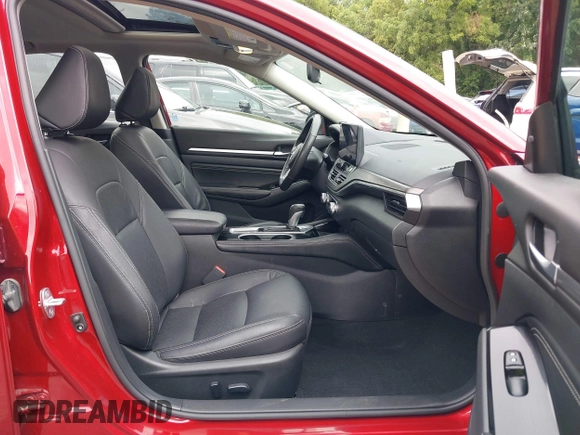 2023 Nissan Altima SL with VIN 1N4BL4EV6PN335147, listed as a IAAI auction lot 40036724 with 31,912 mi miles and . Bid and sale history available at DreamBid. Image 5.
