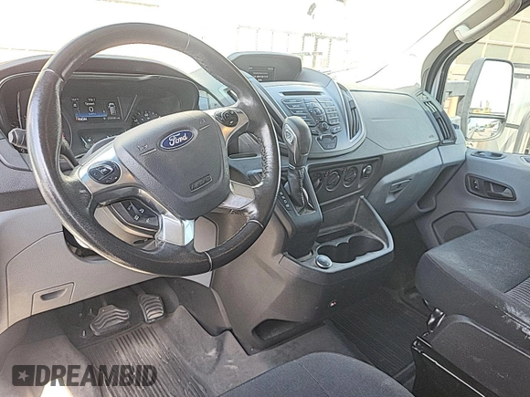 2019 Ford Transit z VIN 1FTYR1YG1KKB57785, wystawiony jako IAAI lot #42888449 z przebiegiem 39 580 mil mil oraz . Historia ofert i sprzedaży dostępna na DreamBid. Obrazek 3.