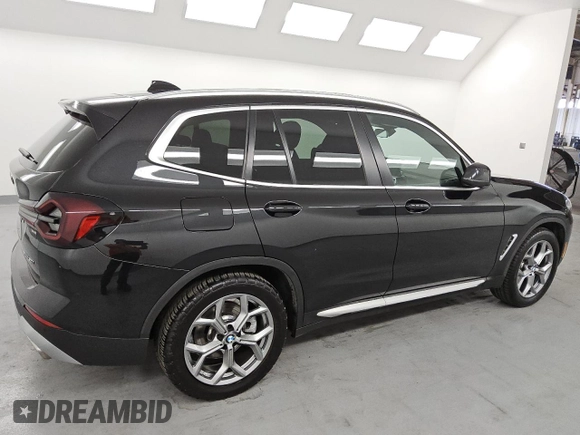2024 BMW X3 sDrive30i with VIN 5UX43DP00R9V06246, listed as a Copart auction lot 52829265 with 42,320 mi miles and Clean Title. Bid and sale history available at DreamBid. Image 3.