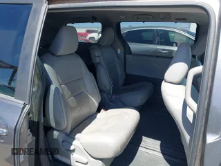 2019 Toyota Sienna XLE Auto Access Seat with VIN 5TDYZ3DC4KS980041, listed as a IAAI auction lot 41793001 with 125,084 mi miles. Bid and sale history available at carsss.com. Image 8.