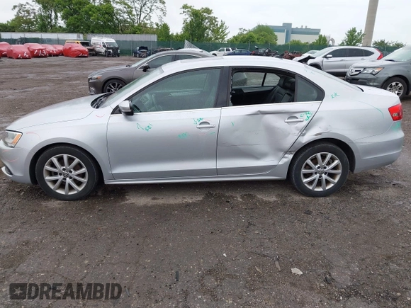 2013 Volkswagen Jetta SE with VIN 3VWDP7AJ0DM363220, listed as a IAAI auction lot 42245043 with 165,498 mi miles and . Bid and sale history available at DreamBid. Image 14.
