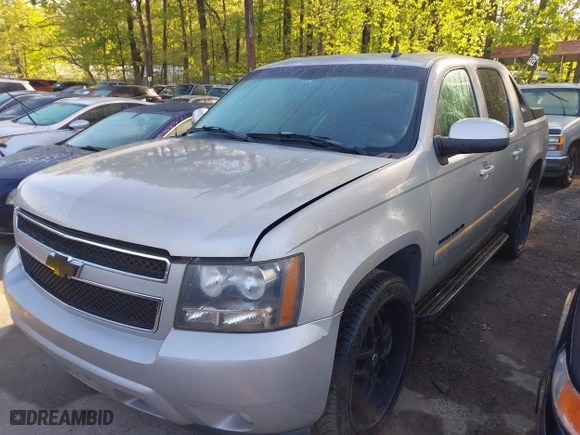 2007 Chevrolet Avalanche LS with VIN 3GNEC12017G211706, listed as a IAAI auction lot 42015650 with 1 mi miles. Bid and sale history available at carsss.com. Image 2.