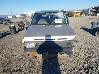1992 Nissan Pathfinder LE with VIN JN8HD17Y4NW014548, listed as a IAAI auction lot 41461969 with 245,282 mi miles. Bid and sale history available at carsss.com. Image 11.