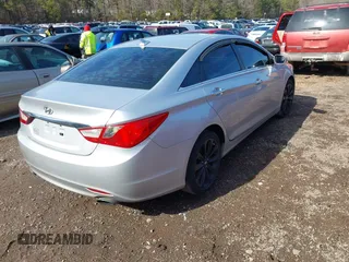 2011 Hyundai Sonata SE with VIN 5NPEC4ACXBH281274, listed as a IAAI auction lot 41433159 with 211,652 mi miles. Bid and sale history available at carsss.com. Image 4.