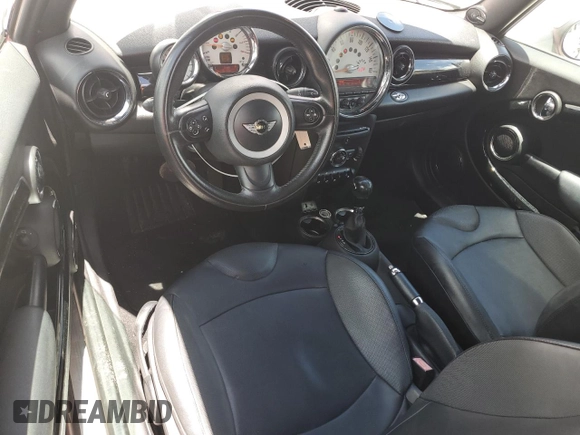 2013 MINI Convertible with VIN WMWZN3C50DT568977, listed as a Copart auction lot 60726495 with 86,319 mi miles and Clean title. Bid and sale history available at DreamBid. Image 8.