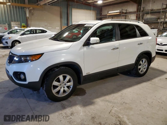 2012 Kia Sorento LX with VIN 5XYKTDA24CG218948, listed as a Copart auction lot 48046135 with 84,644 mi miles and Salvage Title. Bid and sale history available at carsss.com. Image 1.