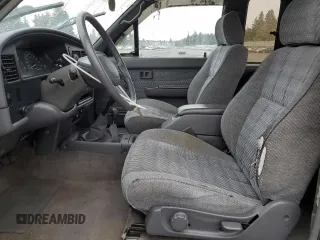 1994 Toyota Pickup SR5 z VIN JT4VN13G1R5144243, wystawiony jako Copart lot #50839095 z przebiegiem 222 885 mil mil oraz Szkoda całkowita • Salvage title. Historia ofert i sprzedaży dostępna na DreamBid. Obrazek 7.