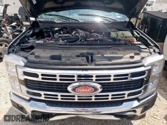 2024 Ford F-350 XL z VIN 1FT8W3DM4REC62569, wystawiony jako Copart lot #58057795 z przebiegiem Nie podano mil oraz Szkoda całkowita • Salvage title. Historia ofert i sprzedaży dostępna na DreamBid. Obrazek 11.