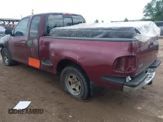1998 Ford F-150 z VIN 1FTDX0766WKA08902, wystawiony jako IAAI lot #42095276 z przebiegiem 202 468 mil mil oraz . Historia ofert i sprzedaży dostępna na DreamBid. Obrazek 3.