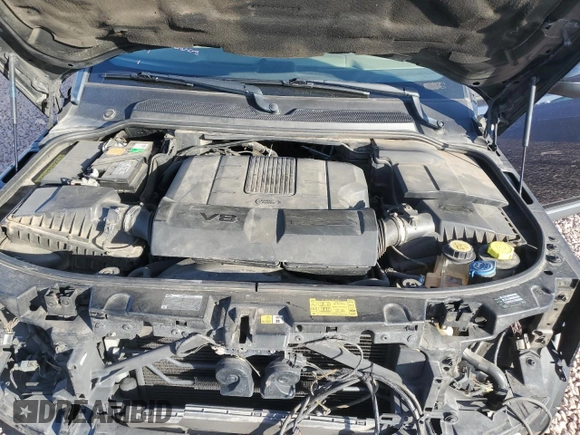 2010 Land Rover LR4 Lux with VIN SALAK2D46AA538360, listed as a Copart auction lot 84303854 with 196,034 mi miles and Salvage title. Bid and sale history available at DreamBid. Image 11.