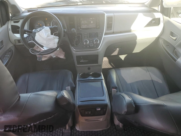 2020 Toyota Sienna LE Auto Access Seat with VIN 5TDKZ3DC4LS087696, listed as a Copart auction lot 51866585 with 195,020 mi miles and Non Repairable. Bid and sale history available at carsss.com. Image 8.