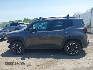 2017 Jeep Renegade Latitude with VIN ZACCJBBB9HPG63464, listed as a IAAI auction lot 42592072 with 78,031 mi miles and . Bid and sale history available at DreamBid. Image 14.