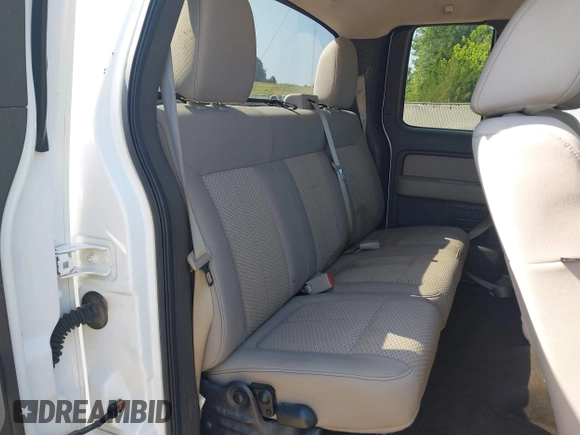 2010 Ford F-150 XL z VIN 1FTFX1EV3AKE81304, wystawiony jako IAAI lot #42423867 z przebiegiem 214 188 mil mil oraz . Historia ofert i sprzedaży dostępna na DreamBid. Obrazek 8.