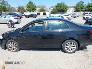 2010 Volkswagen Jetta Sedan Limited with VIN 3VWRZ7AJ5AM158388, listed as a IAAI auction lot 42054349 with 101,272 mi miles. Bid and sale history available at carsss.com. Image 14.