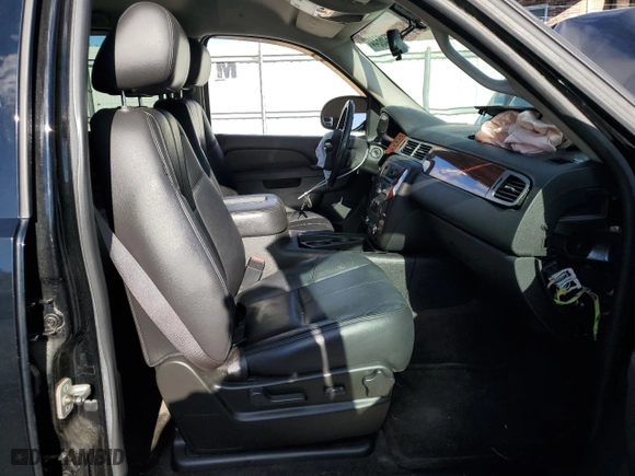 2010 Chevrolet Avalanche LT with VIN 3GNVKFE07AG231297, listed as a Copart auction lot 76546644 with 105,191 mi miles and Clean Title. Bid and sale history available at carsss.com. Image 7.