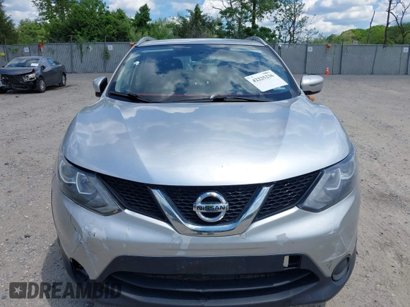 2017 Nissan Rogue SL with VIN JN1BJ1CR4HW119221, listed as a IAAI auction lot 42225236 with 172,171 mi miles and . Bid and sale history available at DreamBid. Image 12.