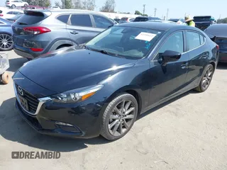 2018 Mazda 3 Touring z VIN 3MZBN1V33JM276803, wystawiony jako IAAI lot #42100422 z przebiegiem 41 802 mil mil oraz . Historia ofert i sprzedaży dostępna na DreamBid. Obrazek 20.