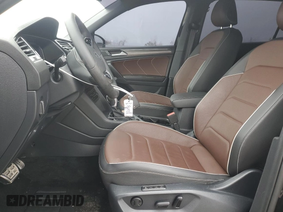 2024 Volkswagen Tiguan SEL R-Line с VIN 3VV4B7AX8RM037891, выставлен на аукционе Copart как лот 45950905 с пробегом 33 661 миль миль и Списание • Salvage title. История ставок и продаж доступна на DreamBid. Изображение 7.