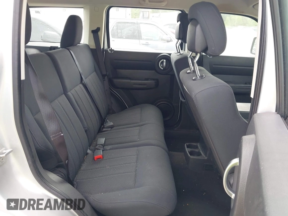 2011 Dodge Nitro SE z VIN 1D4PT2GK3BW600426, wystawiony jako IAAI lot #42227568 z przebiegiem 271 351 mil mil oraz . Historia ofert i sprzedaży dostępna na DreamBid. Obrazek 8.