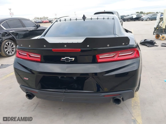 2018 Chevrolet Camaro 2LT with VIN 1G1FD1RS7J0145362, listed as a IAAI auction lot 40999840 with 67,697 mi miles. Bid and sale history available at carsss.com. Image 17.